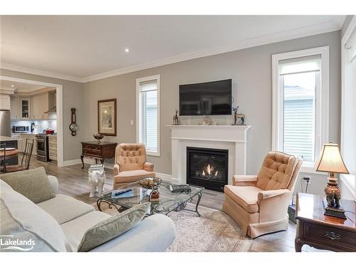 6 Hunter Place, Bracebridge, ON - Indoor Photo Showing Living Room With Fireplace