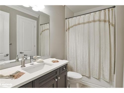 6 Hunter Place, Bracebridge, ON - Indoor Photo Showing Bathroom