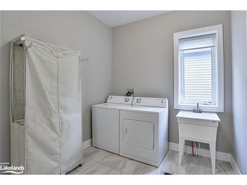 6 Hunter Place, Bracebridge, ON - Indoor Photo Showing Laundry Room