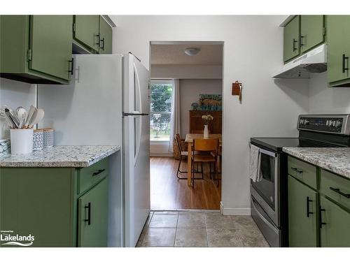 160 Melrose Avenue, Wasaga Beach, ON - Indoor Photo Showing Kitchen