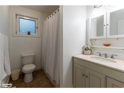 160 Melrose Avenue, Wasaga Beach, ON - Indoor Photo Showing Bathroom