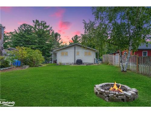 160 Melrose Avenue, Wasaga Beach, ON - Outdoor With Backyard