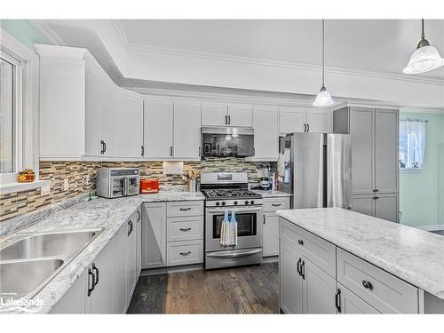 225 Christopher Street, Stayner, ON - Indoor Photo Showing Kitchen With Double Sink With Upgraded Kitchen