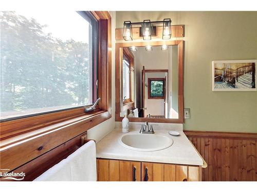 569263 6Th Sideroad, The Blue Mountains, ON - Indoor Photo Showing Bathroom