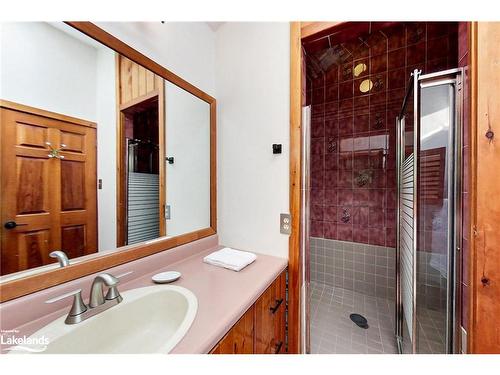 569263 6Th Sideroad, The Blue Mountains, ON - Indoor Photo Showing Bathroom