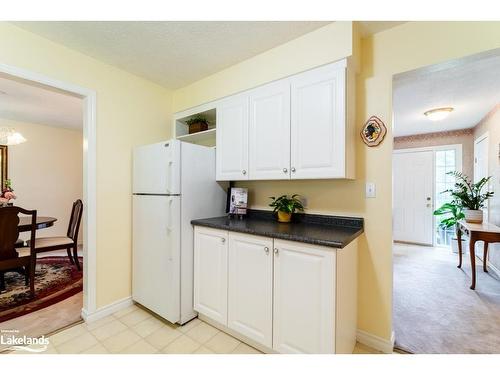 15 Wilshier Boulevard, Bracebridge, ON - Indoor Photo Showing Kitchen