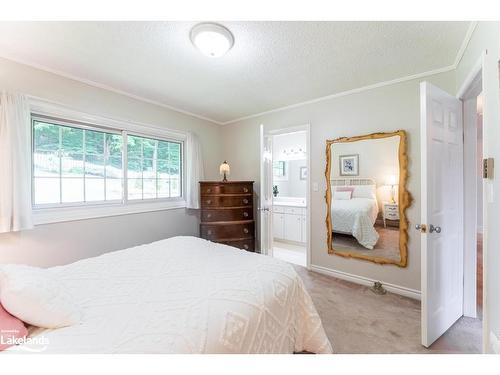 15 Wilshier Boulevard, Bracebridge, ON - Indoor Photo Showing Bedroom