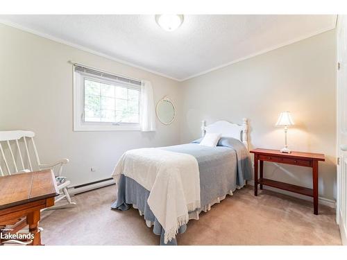 15 Wilshier Boulevard, Bracebridge, ON - Indoor Photo Showing Bedroom