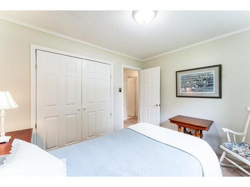 15 Wilshier Boulevard, Bracebridge, ON - Indoor Photo Showing Bedroom