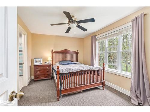 203-435 Walnut Street, Collingwood, ON - Indoor Photo Showing Bedroom