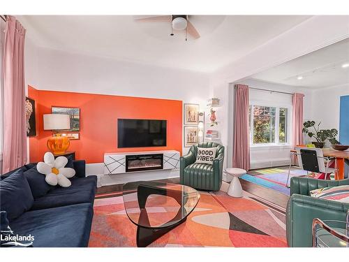 237 Fifth Street, Collingwood, ON - Indoor Photo Showing Living Room