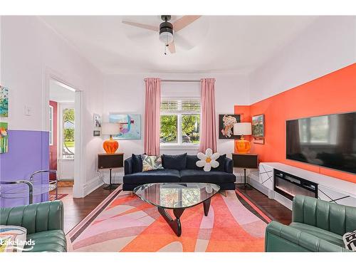 237 Fifth Street, Collingwood, ON - Indoor Photo Showing Living Room