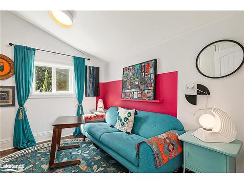 237 Fifth Street, Collingwood, ON - Indoor Photo Showing Living Room