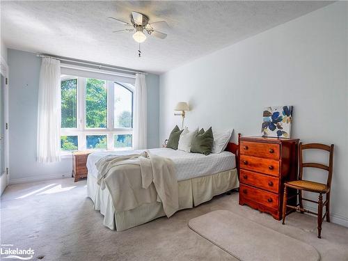 104-35 Dairy Lane, Huntsville, ON - Indoor Photo Showing Bedroom