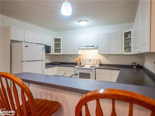 104-35 Dairy Lane, Huntsville, ON - Indoor Photo Showing Kitchen With Double Sink