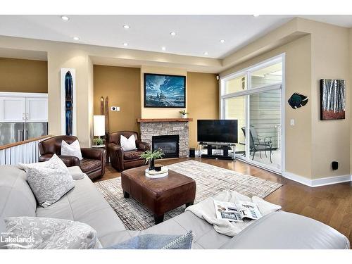 17-104 Farm Gate Road, Town Of Blue Mountains, ON - Indoor Photo Showing Living Room With Fireplace