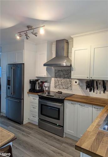 398 Gill Street, Orillia, ON - Indoor Photo Showing Kitchen