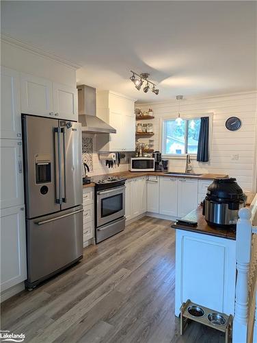 398 Gill Street, Orillia, ON - Indoor Photo Showing Kitchen