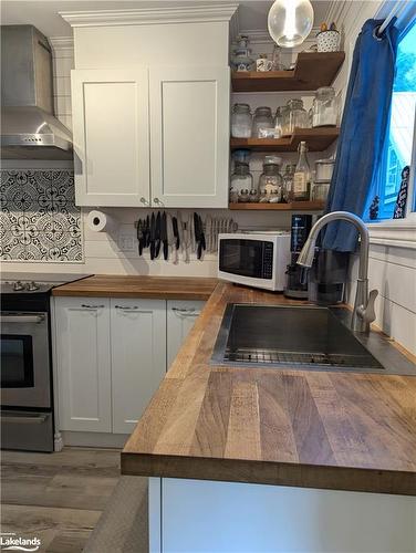 398 Gill Street, Orillia, ON - Indoor Photo Showing Kitchen