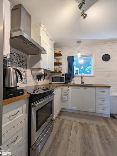 398 Gill Street, Orillia, ON - Indoor Photo Showing Kitchen