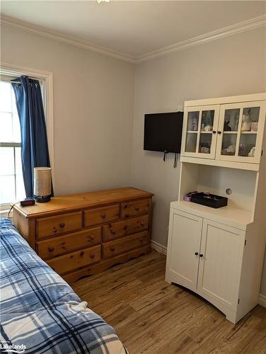 398 Gill Street, Orillia, ON - Indoor Photo Showing Bedroom