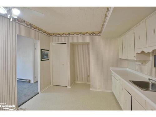 409-184 Eighth Street, Collingwood, ON - Indoor Photo Showing Kitchen