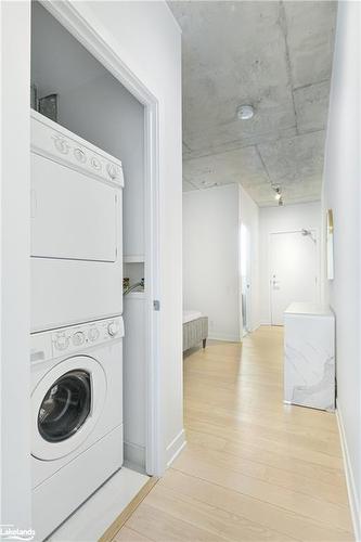 309-318 King Street E, Toronto, ON - Indoor Photo Showing Laundry Room