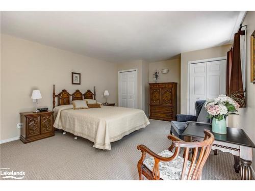 2476 Champlain Road, Tiny Twp, ON - Indoor Photo Showing Bedroom