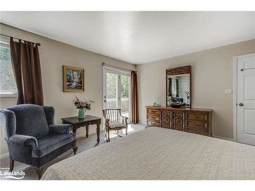 2476 Champlain Road, Tiny Twp, ON - Indoor Photo Showing Bedroom