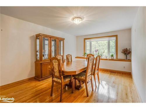 46 Brook Avenue, Tiny, ON - Indoor Photo Showing Dining Room