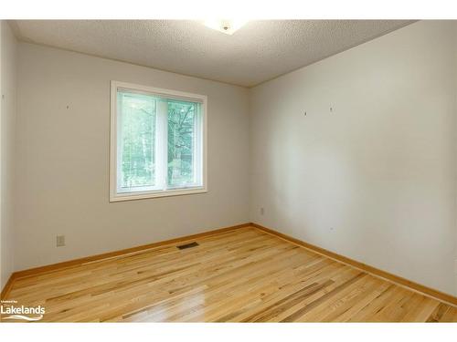 46 Brook Avenue, Tiny, ON - Indoor Photo Showing Other Room