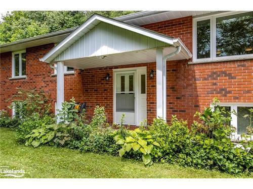 46 Brook Avenue, Tiny, ON - Outdoor With Exterior