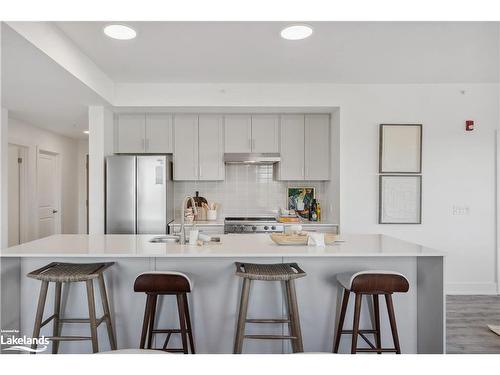 308-19B West Street N, Fenelon Falls, ON - Indoor Photo Showing Kitchen With Upgraded Kitchen