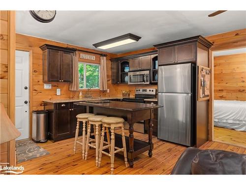 624 Skyline Drive, Armour, ON - Indoor Photo Showing Kitchen