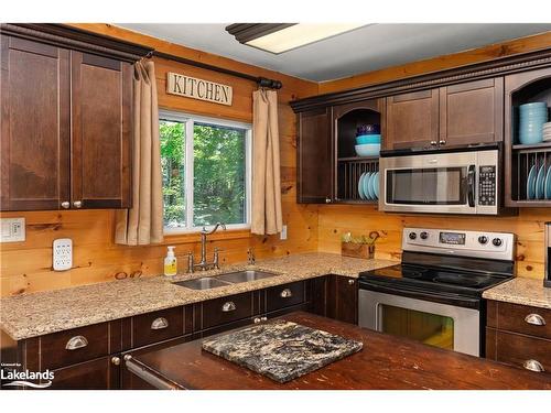 624 Skyline Drive, Armour, ON - Indoor Photo Showing Kitchen With Double Sink