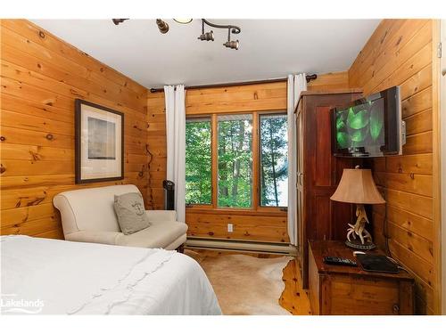 624 Skyline Drive, Armour, ON - Indoor Photo Showing Bedroom