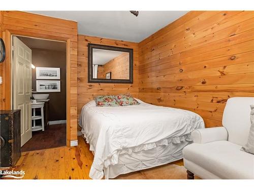 624 Skyline Drive, Armour, ON - Indoor Photo Showing Bedroom