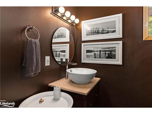 624 Skyline Drive, Armour, ON - Indoor Photo Showing Bathroom