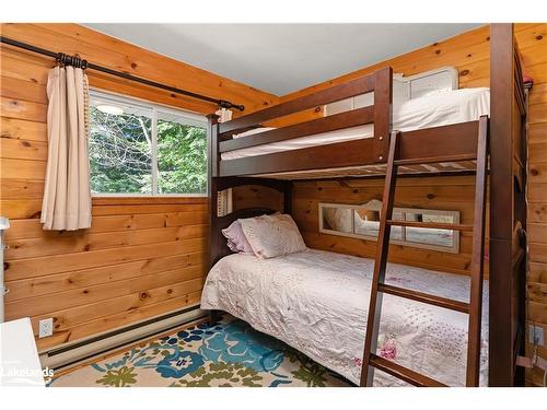 624 Skyline Drive, Armour, ON - Indoor Photo Showing Bedroom