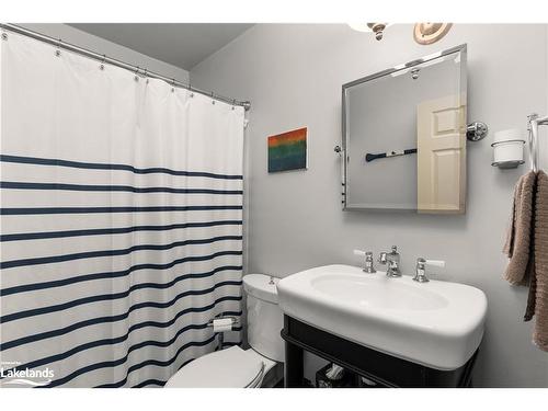 624 Skyline Drive, Armour, ON - Indoor Photo Showing Bathroom