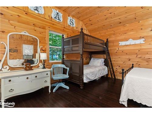 624 Skyline Drive, Armour, ON - Indoor Photo Showing Bedroom