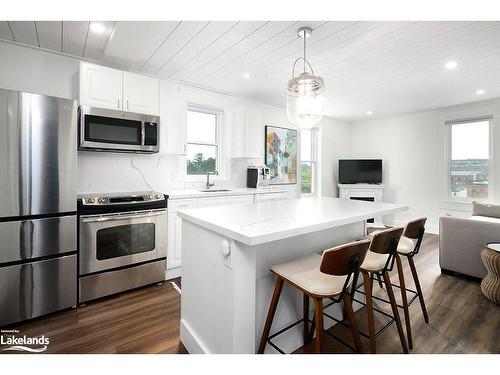 303-110 Sykes Street N, Meaford, ON - Indoor Photo Showing Kitchen With Upgraded Kitchen