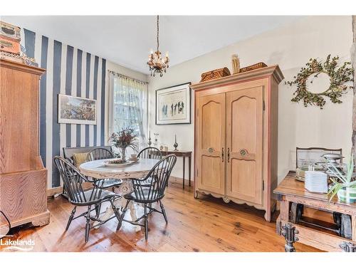 11162 County Road 10, Clearview, ON - Indoor Photo Showing Dining Room