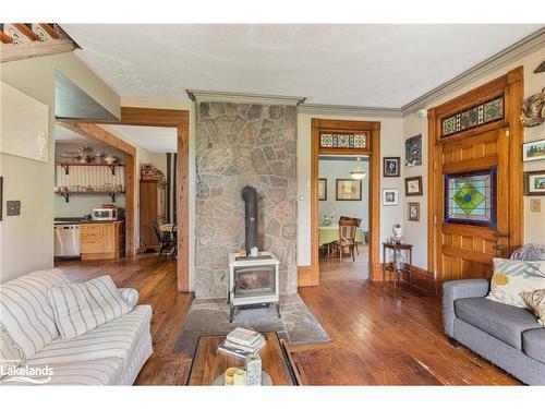 11162 County Road 10, Clearview, ON - Indoor Photo Showing Living Room With Fireplace