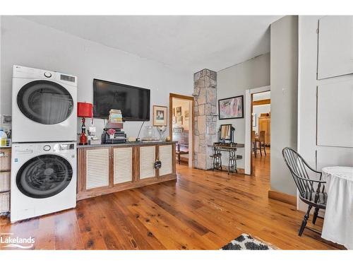 11162 County Road 10, Clearview, ON - Indoor Photo Showing Laundry Room