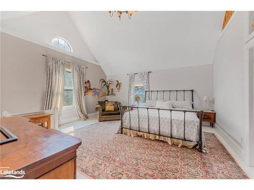 11162 County Road 10, Clearview, ON - Indoor Photo Showing Bedroom