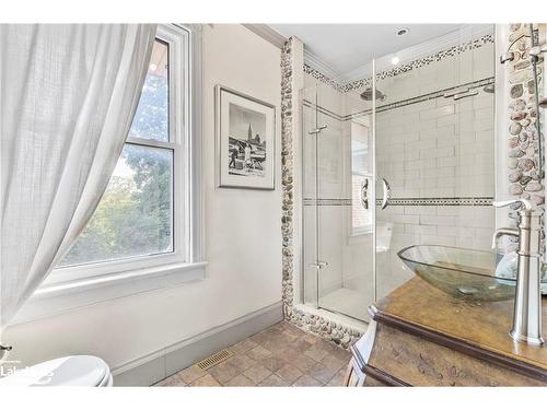 11162 County Road 10, Clearview, ON - Indoor Photo Showing Bathroom