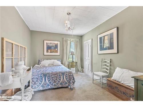 11162 County Road 10, Clearview, ON - Indoor Photo Showing Bedroom