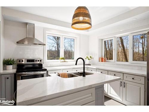 68 Pinewood Road, Mcdougall, ON - Indoor Photo Showing Kitchen With Double Sink With Upgraded Kitchen