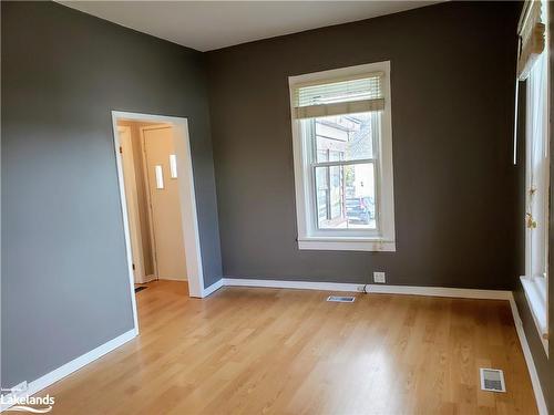 19 Lansdowne Street W, Huntsville, ON - Indoor Photo Showing Other Room